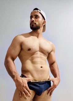 Ferdi - Male adult performer in Dubai Photo 4 of 4