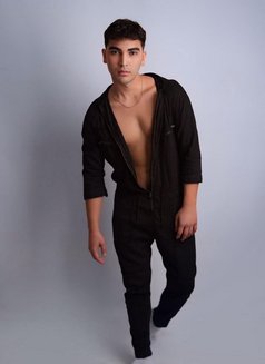 🇺🇿 Ferid 🇷🇺 - Male escort in İstanbul Photo 1 of 16