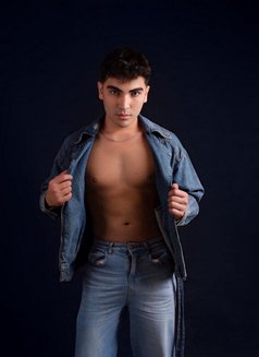 🇺🇿 Ferid 🇷🇺 - Male escort in İstanbul Photo 3 of 16