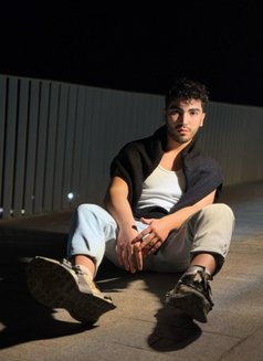 Feridcan - Male escort in İstanbul Photo 1 of 3