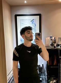 Feridcan - Male escort in İstanbul Photo 7 of 9