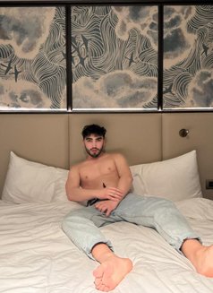 Feridcan - Male escort in İstanbul Photo 3 of 9