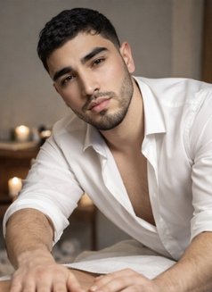 FeridcanTop🏻☘️ - Male escort in İstanbul Photo 9 of 17