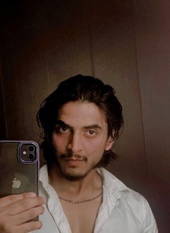 Feroz - Male escort in Dubai Photo 4 of 6