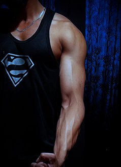 Feroz - Male escort in Dubai Photo 5 of 6