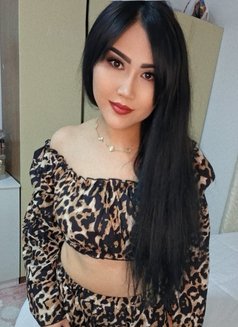 Feruze - puta in Muscat Photo 10 of 14