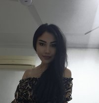 Feruze Kazakhstan - puta in Muscat