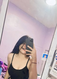 Fi Fa - masseuse in Bangkok Photo 2 of 2