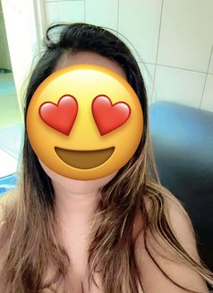 Dinuli GFE - puta in Dubai Photo 2 of 6