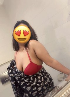 Dinuli GFE - puta in Dubai Photo 4 of 6