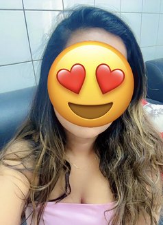 Dinuli GFE - puta in Dubai Photo 5 of 6