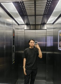 Fifi - Male escort in Manila Photo 2 of 4