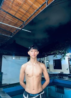 Fikriii - Acompañantes masculino in Bali Photo 4 of 4