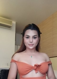 Candince Rivera - Transsexual escort in Makati City Photo 2 of 3