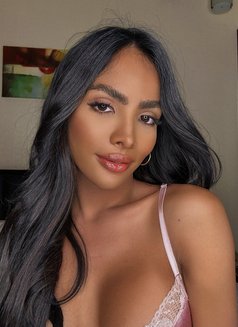 FILIPINA BOMBSHELL CARASINS - Acompañantes transexual in Dubai Photo 30 of 30