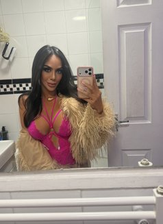 Filipina Clean and Safe TOPBottom - Acompañantes transexual in London Photo 19 of 25
