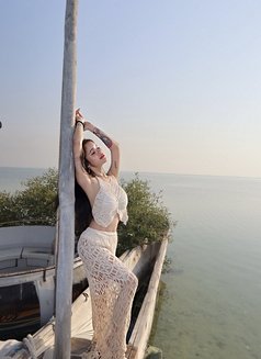 Your sweet asian chck - puta in Dubai Photo 16 of 18