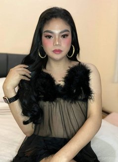 Filipina Monster Cock - Acompañantes transexual in Muscat Photo 9 of 10