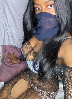 Fina - escort in Al Ain Photo 3 of 4