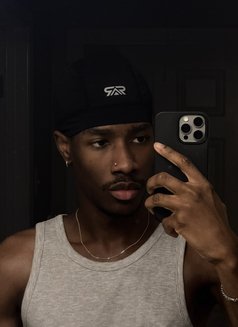 Fine boy - Acompañantes masculino in Al Manama Photo 8 of 8