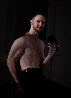 Finn - Male escort in London Photo 2 of 4
