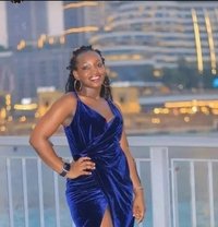 Fiona Black Queen - puta in Pattaya