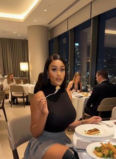 Fiona - escort in Dubai Photo 3 of 5