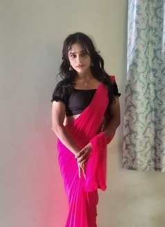 Fiona - Transsexual escort in Hyderabad Photo 3 of 7