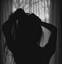 Independent paid meet - escort in Noida