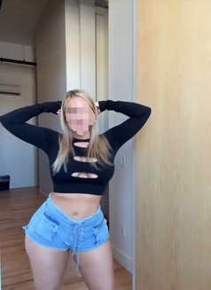 Fionn - puta in Pyeongtaek Photo 1 of 3