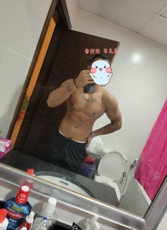 Fireman (Amis) - masseur in Dubai Photo 2 of 12