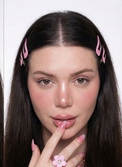 First Class Valeria - Transsexual escort in Berlin Photo 24 of 29