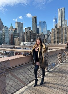 First Class Valeria - Transsexual escort in İstanbul Photo 28 of 30