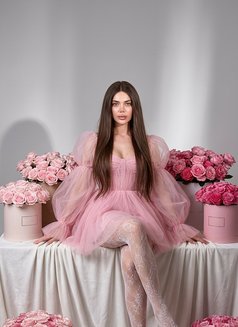 First Class Valeria - Acompañantes transexual in İstanbul Photo 25 of 30