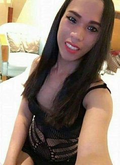 NEW AND FRESH - Transsexual escort in Manila Photo 2 of 5