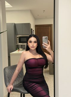 Professional massage and service - Acompañantes transexual in Riyadh Photo 2 of 10