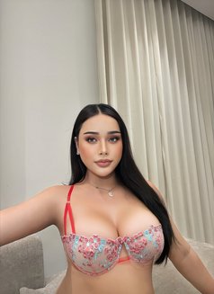 Professional massage and service - Acompañantes transexual in Riyadh Photo 4 of 10