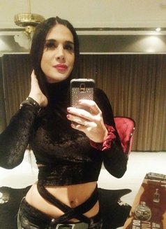 XL Sexy Hot Shemale traveling - Transsexual escort in İzmir Photo 27 of 30