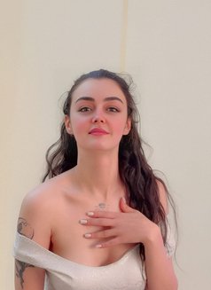 Firuzeh - escort in Muscat Photo 6 of 13