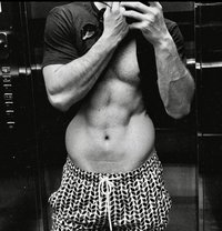 Trusted Companion & Masculine Bull - Acompañantes masculino in Dubai Photo 3 of 11