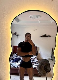 DADDY - Male escort in Riyadh Photo 3 of 6