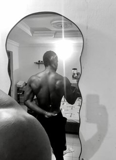 DADDY - Male escort in Riyadh Photo 4 of 6