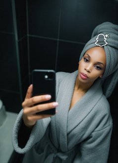 Fit Delhi Girl Abby Lilly - puta in New Delhi Photo 1 of 5