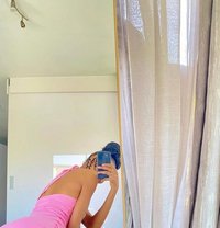 Fit Delhi Girl Abby Lilly - puta in New Delhi