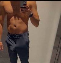 Fit Young Masseur - Acompañantes masculino in Dubai