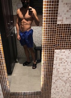 Fit Young Masseur - Male escort in Dubai Photo 2 of 3