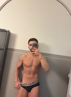 Fithugeboyxxl - Male escort in İstanbul Photo 20 of 21