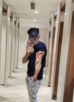 FITRAHUL - Male escort in Mumbai Photo 3 of 5