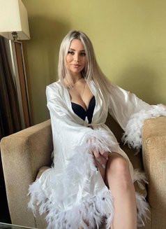 five star escorts New Delhi - escort in New Delhi Photo 2 of 7