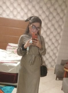 Fiza Pakistani Student Girl - puta in Dubai Photo 5 of 10